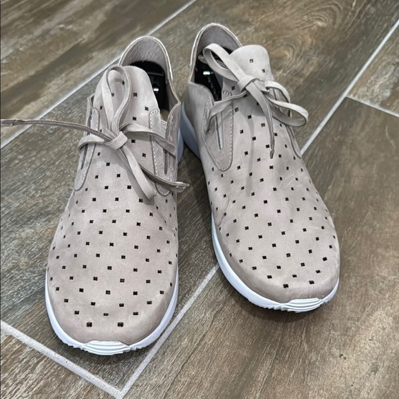 Nurture by Lamaze Beige Perforated Athletic Shoes - Picture 1 of 11